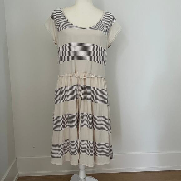 Garnet Hill Striped Short Sleeve Dress Cream Gray Stripe sz 16 - Picture 1 of 7